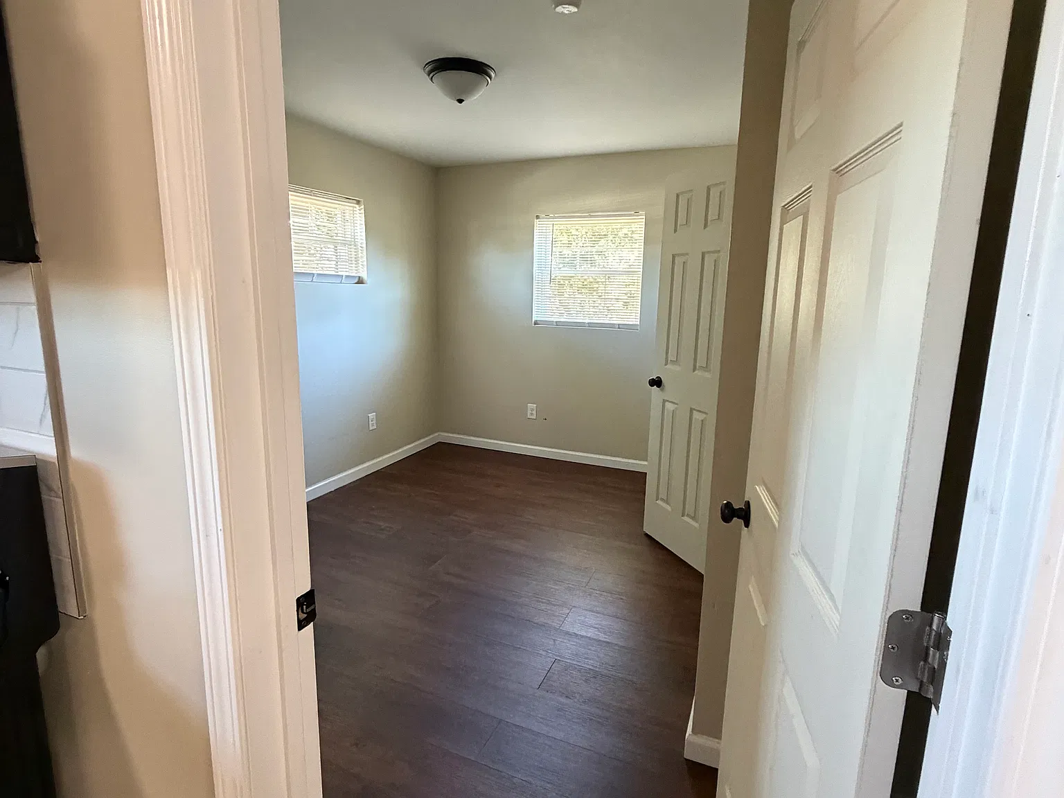 2 bed, $1,100 — Photo 4