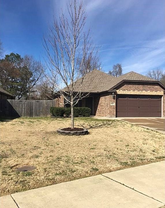 1st image of 933 Hoddle Pl