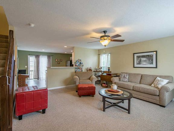 3rd image of 5557 Crystal Falls St