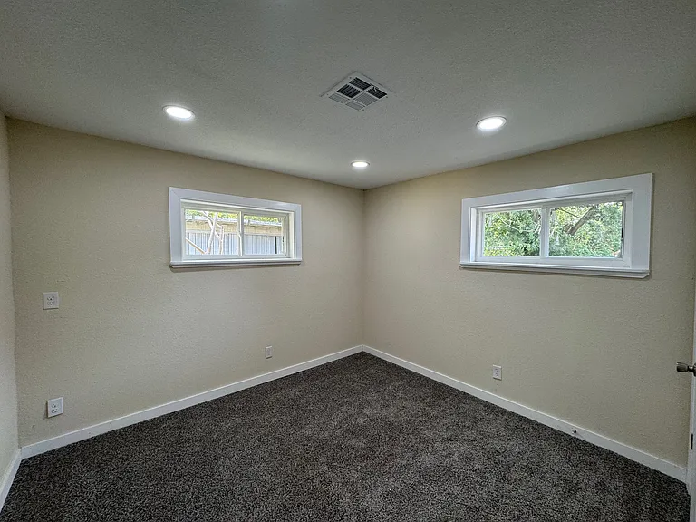202 W Highland St #1 — Photo 7