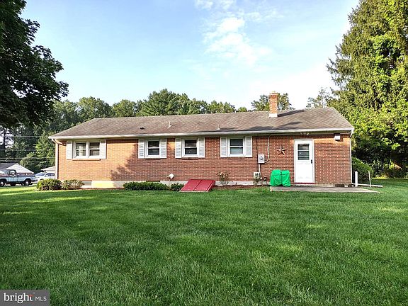 3rd image of 1015 Winfield Dr