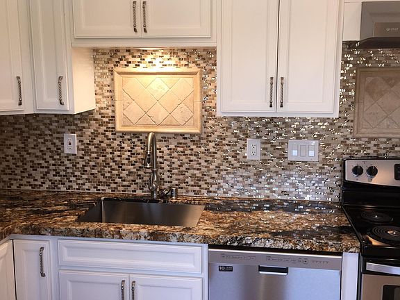 4th image of 990 Westlynn Way APT 3