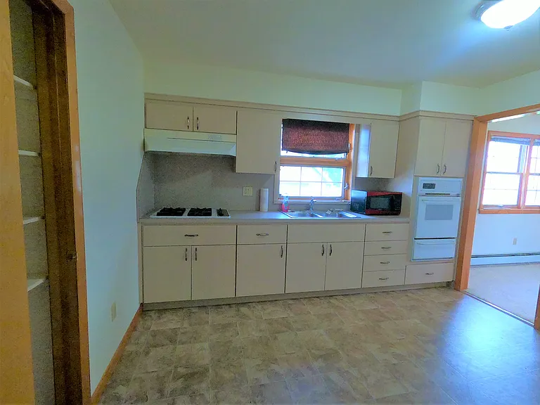 404 Jackson Ave #2 — Photo 10