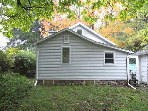 3rd image of 249 Katherine St