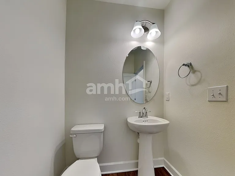 1045 Walden Pond Dr — Photo 10