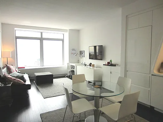 Rented by Rossi Living | media 86