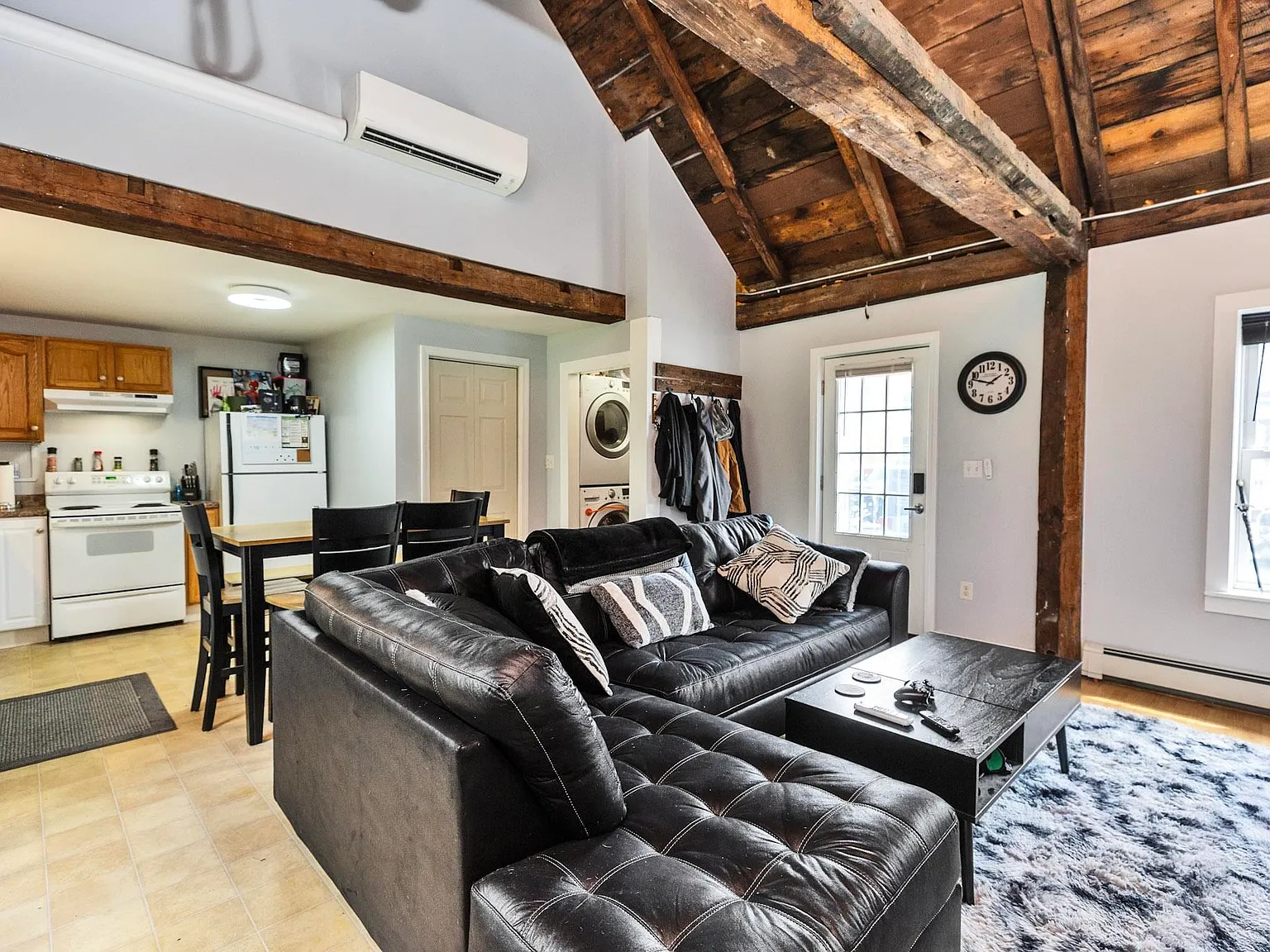 1 bed, 738 sqft, $1,950 — Photo 4