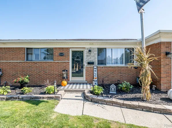 31446 Beechwood Dr, Warren, MI 48088