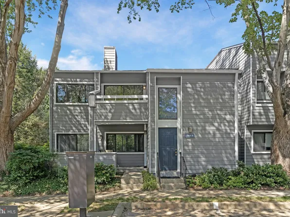 1964 Villaridge Dr, Reston, VA 20191
