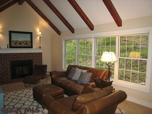 4th image of 2401 Pine Hurst Dr