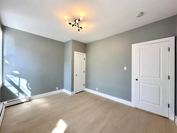 12 Grant Avenue image 5 of 8