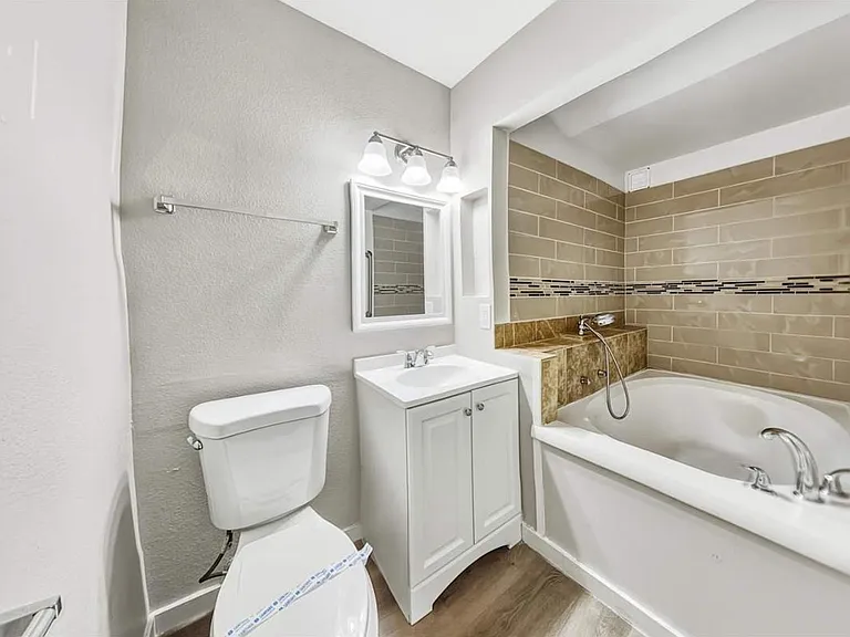 238 W Garfield Ave — Photo 6