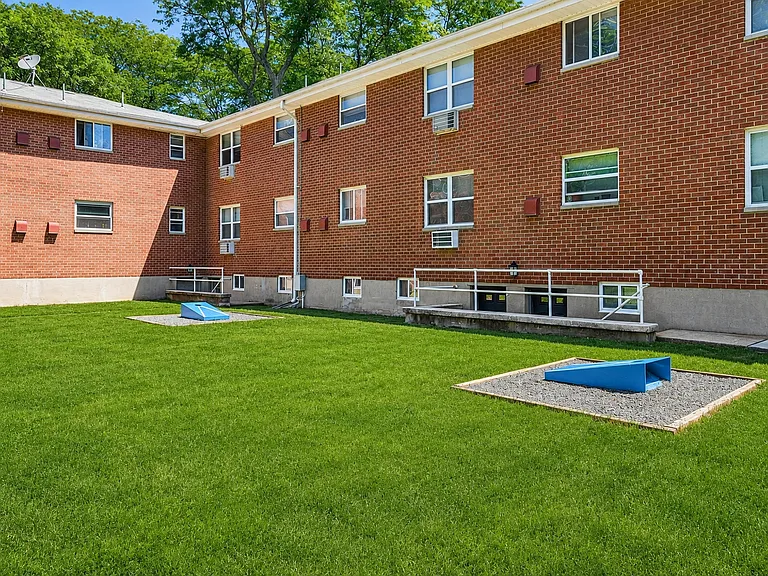Lakeview Terrace Apartment Homes — Photo 18