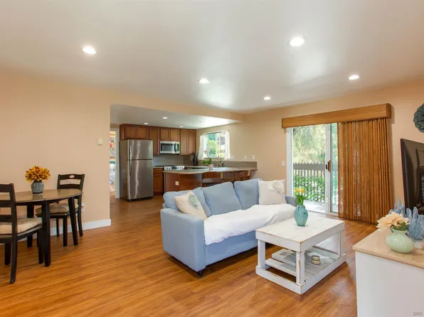 155 Rosebay Dr APT 37, Encinitas, CA 92024