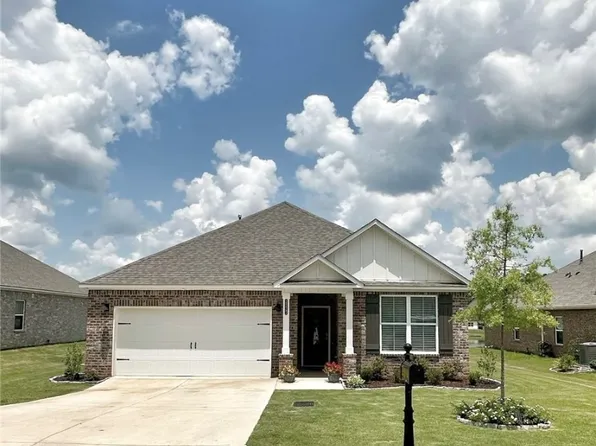 2527 Farmville Lakes Dr, Auburn, AL 36830