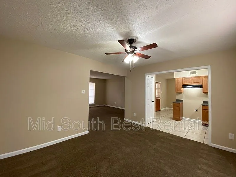 5020 French Bend Ln — Photo 2
