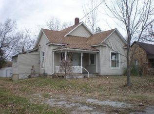 1419 Forest St, Carthage, MO 64836