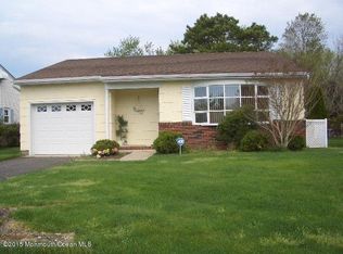 18 Coventry Rd, Toms River, NJ 08757