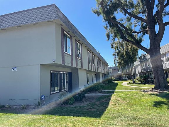 3rd image of 259 Palacio Royale Cir