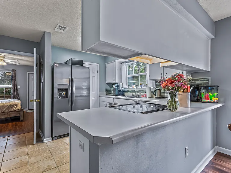 4112 Castellan Dr — Photo 7