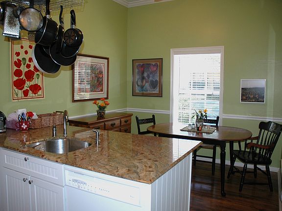 Kitchen Breakfast Bar