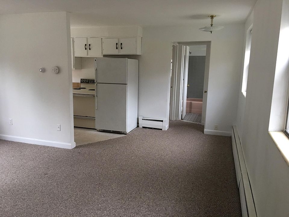 2nd image of 1011 Montgomery Ave