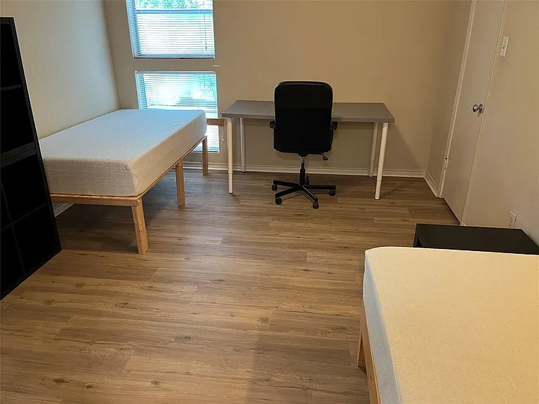 2311 Nueces St #301 — Photo 5
