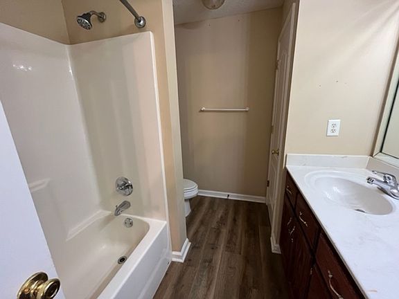 5th image of 3775 Iron Horse Dr