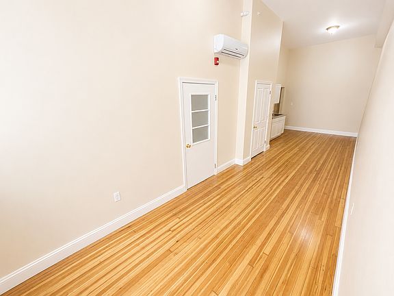 3rd image of 105 Bank St #1C