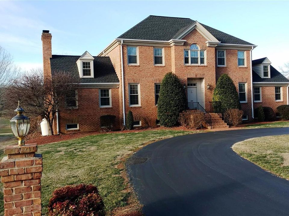 1st image of 206 London Downs Dr