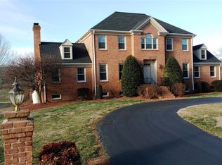 206 London Downs Dr, Forest, VA 24551