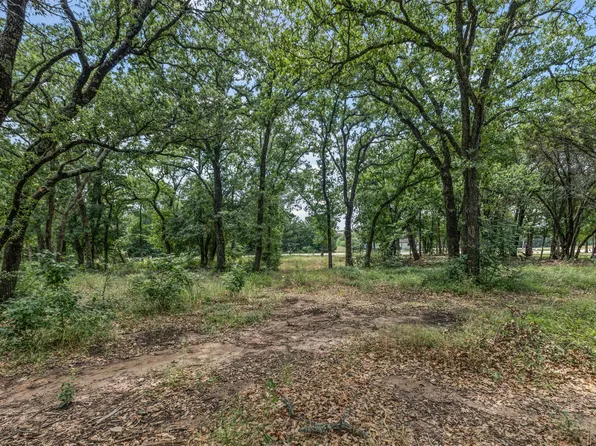 9012 Emma Ct, Granbury, TX 76049