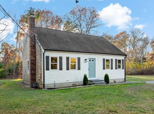 294 Willimantic Dr, Marstons Mills, MA 02648