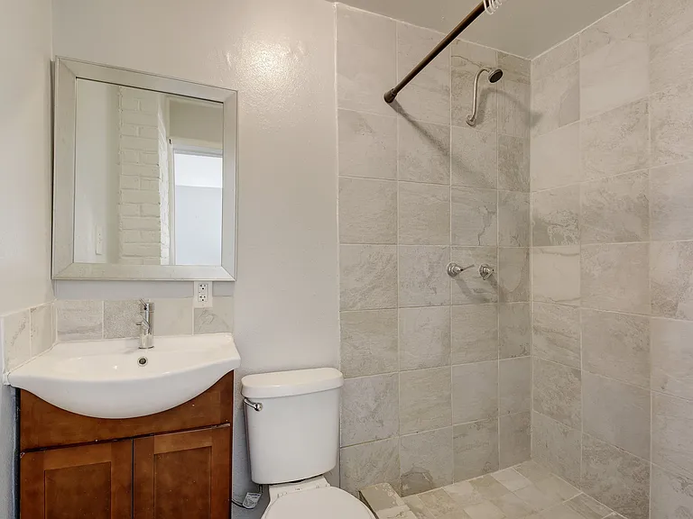 903 Shoal Cliff Ct #A — Photo 22