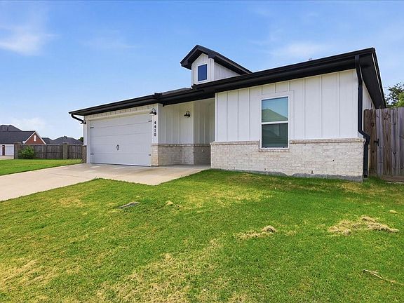 3rd image of 4410 Emerlyn Ln