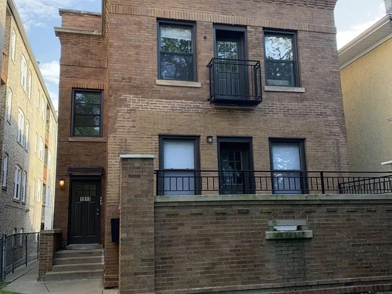 1911 W Estes Ave #1 — Photo 1