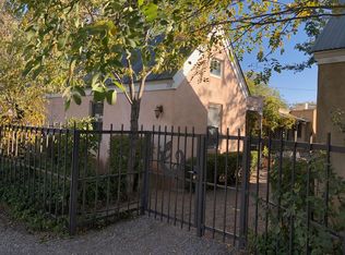 718B Mountain Rd NW, Albuquerque, NM 87102
