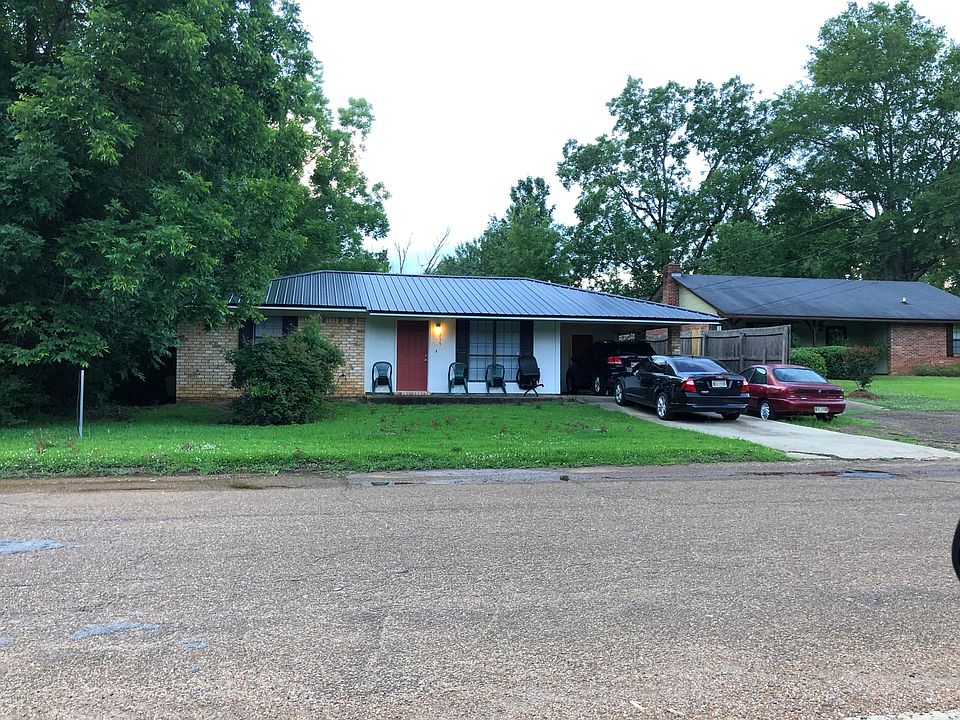 2nd image of 255 Gum St