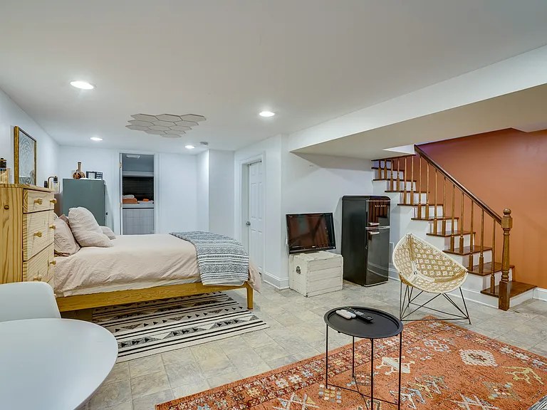 Keefer Pl NW — Photo 19