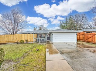 3051 Delta Waters Rd, Medford, OR 97504