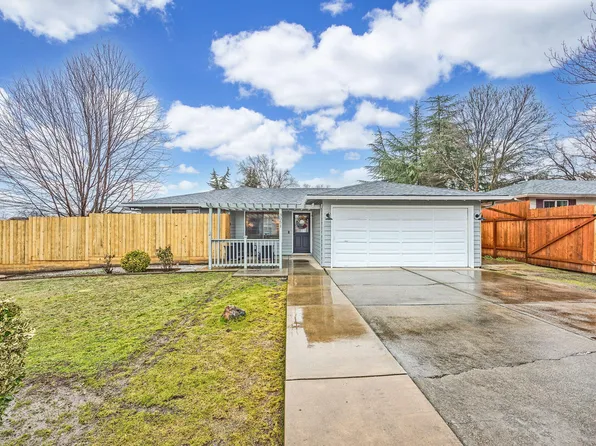 3051 Delta Waters Rd, Medford, OR 97504