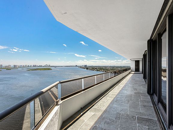 3rd image of 100 Lakeshore Drive #2151