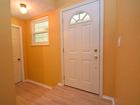 3rd image of 6603 Fernshire Ct