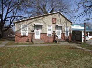 305 W Maple St, Columbus, KS 66725