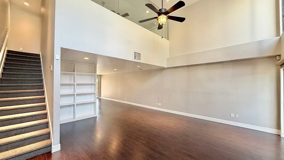 2 bed, 1.0 bath, 1500 sqft, $1,700 — Photo 3