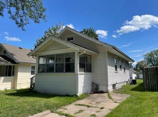 1069 H Ave NW, Cedar Rapids, IA 52405