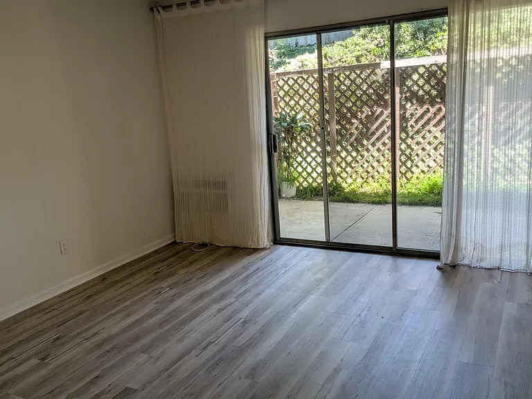 23732 Hillhurst Dr #49 — Photo 3