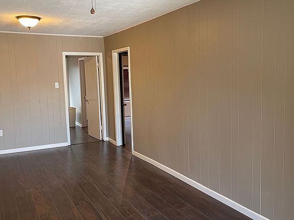 2nd image of 316 W Avenue C