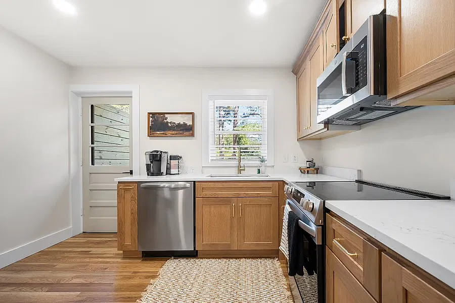 375 Westside Dr — Photo 4