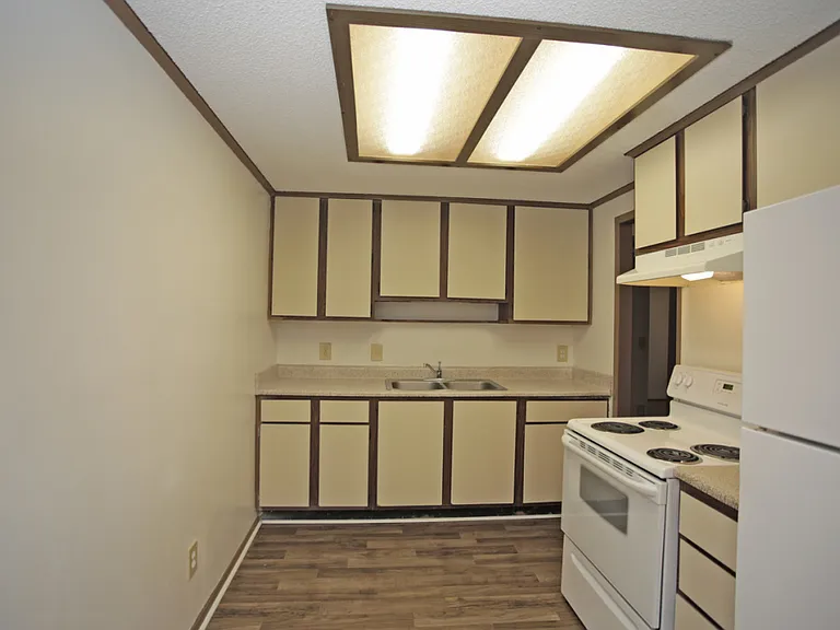 Poplar Springs Apartments — Photo 16